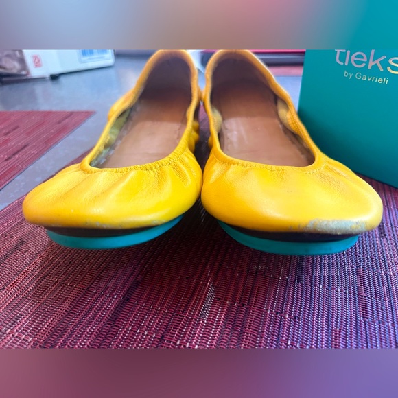 Tieks Mustard Yellow Ballet Flats w/Box & Bow, Size 9 - Picture 3 of 5